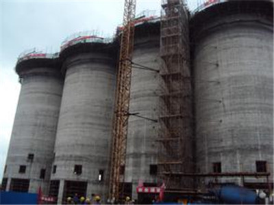 水泥筒倉(cāng)滑模施工.jpg 水泥筒倉(cāng)滑模施工.jpg